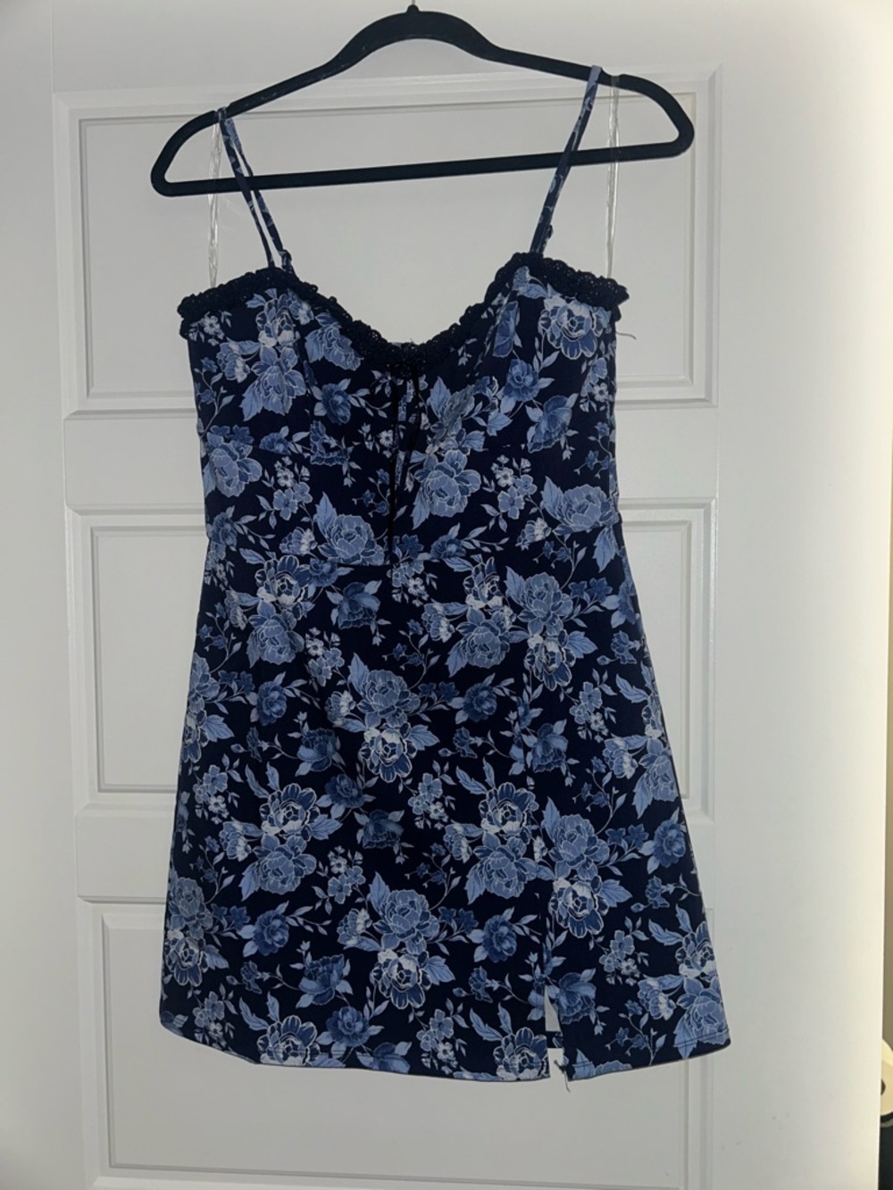 Floral Lace-Trim mini Dress - Navy Blue